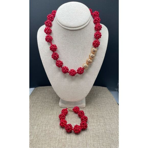 Charming Cherry Two piece Set Necklace and Bracelet Bright Red Beaded - Picture 1 of 10
